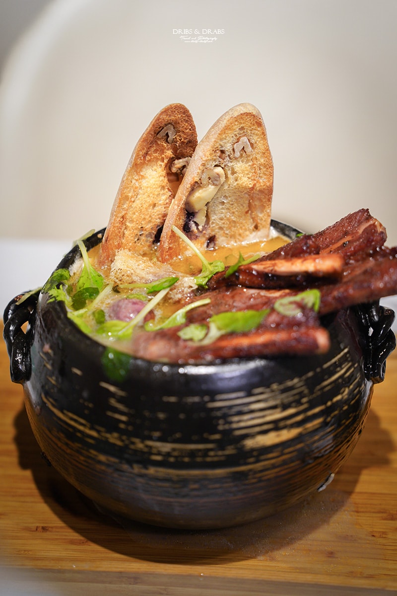 宜蘭礁溪美食「陋室銘神粥府」一位難求的預約制森林老宅餐廳, 浮誇系砂鍋粥與神秘的能量體驗