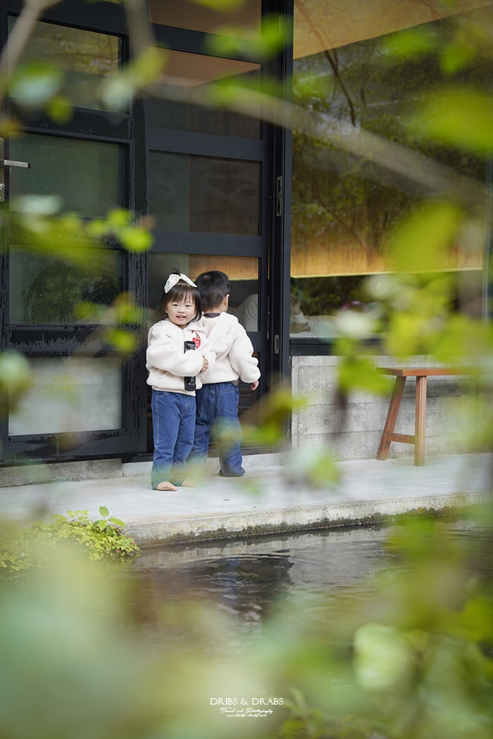 宜蘭冬山「三富休閒農場/紫森林」住在森林裡之清水模建築民宿, 沒有蚊子的生態農場, 寵物友善住宿 - 第35張圖 宜蘭冬山「三富休閒農場/紫森林」二訪清水模建築森林民宿, 無蚊生態園區與寵物友善住宿