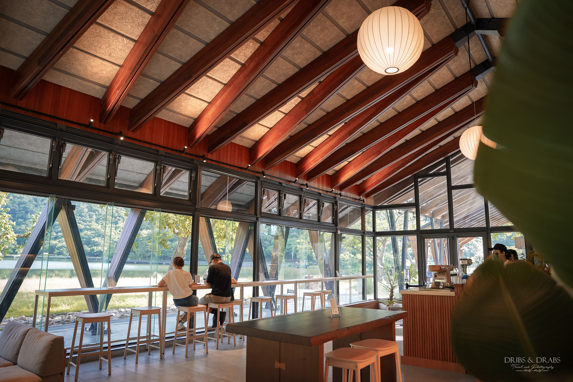 宜蘭礁溪新開幕咖啡館｜Herbelle Tea湖畔茶屋, 湖景玻璃屋與寵物友善咖啡廳