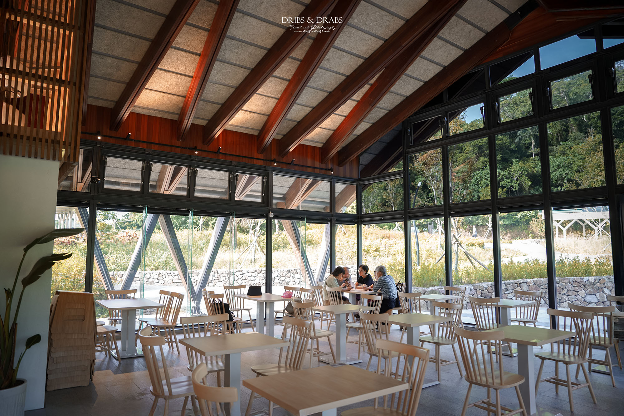 宜蘭礁溪新開幕咖啡館｜Herbelle Tea湖畔茶屋, 湖景玻璃屋與寵物友善咖啡廳