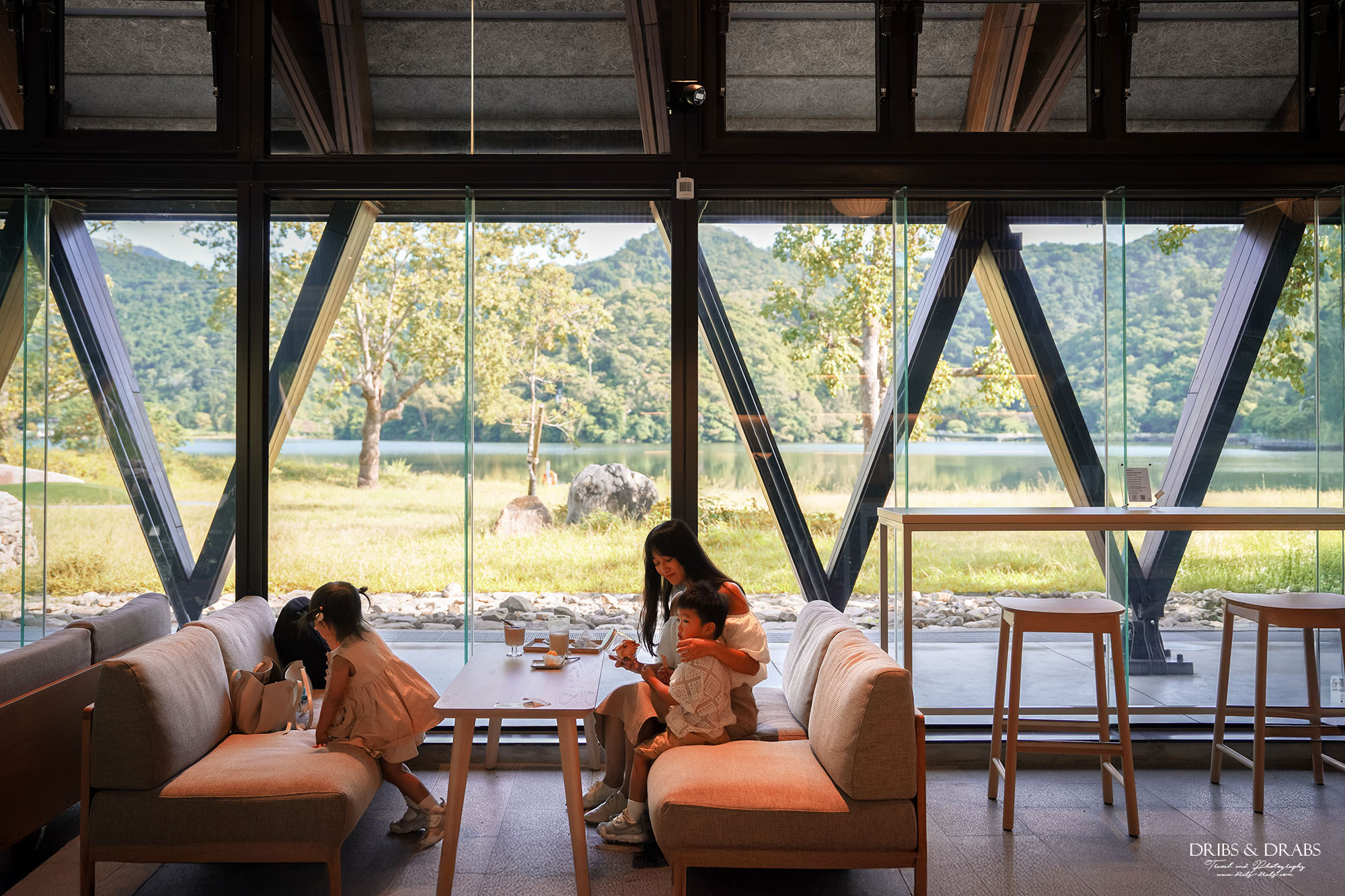 宜蘭礁溪新開幕咖啡館｜Herbelle Tea湖畔茶屋, 湖景玻璃屋與寵物友善咖啡廳