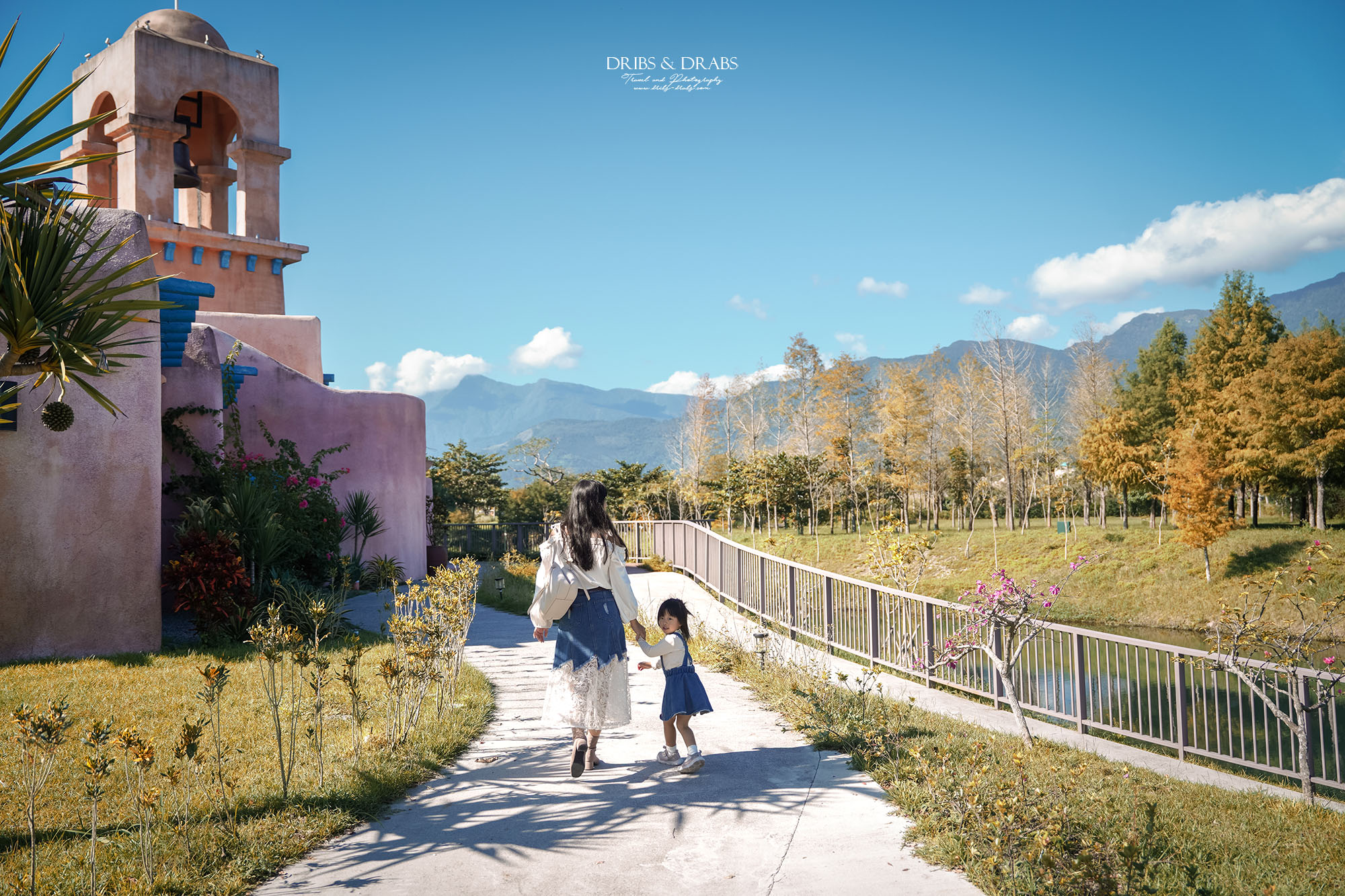 花蓮新景點理想PAARK水岸生活｜乘船欣賞落羽松湖景+童話星巴克花蓮理想門市熱門打卡景點
