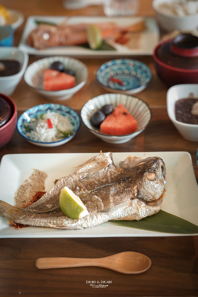 宜蘭頭城美食推薦｜伍參港鮮魚定食料理，烏石港海鮮餐廳首選，順遊外澳沙灘看海踏浪