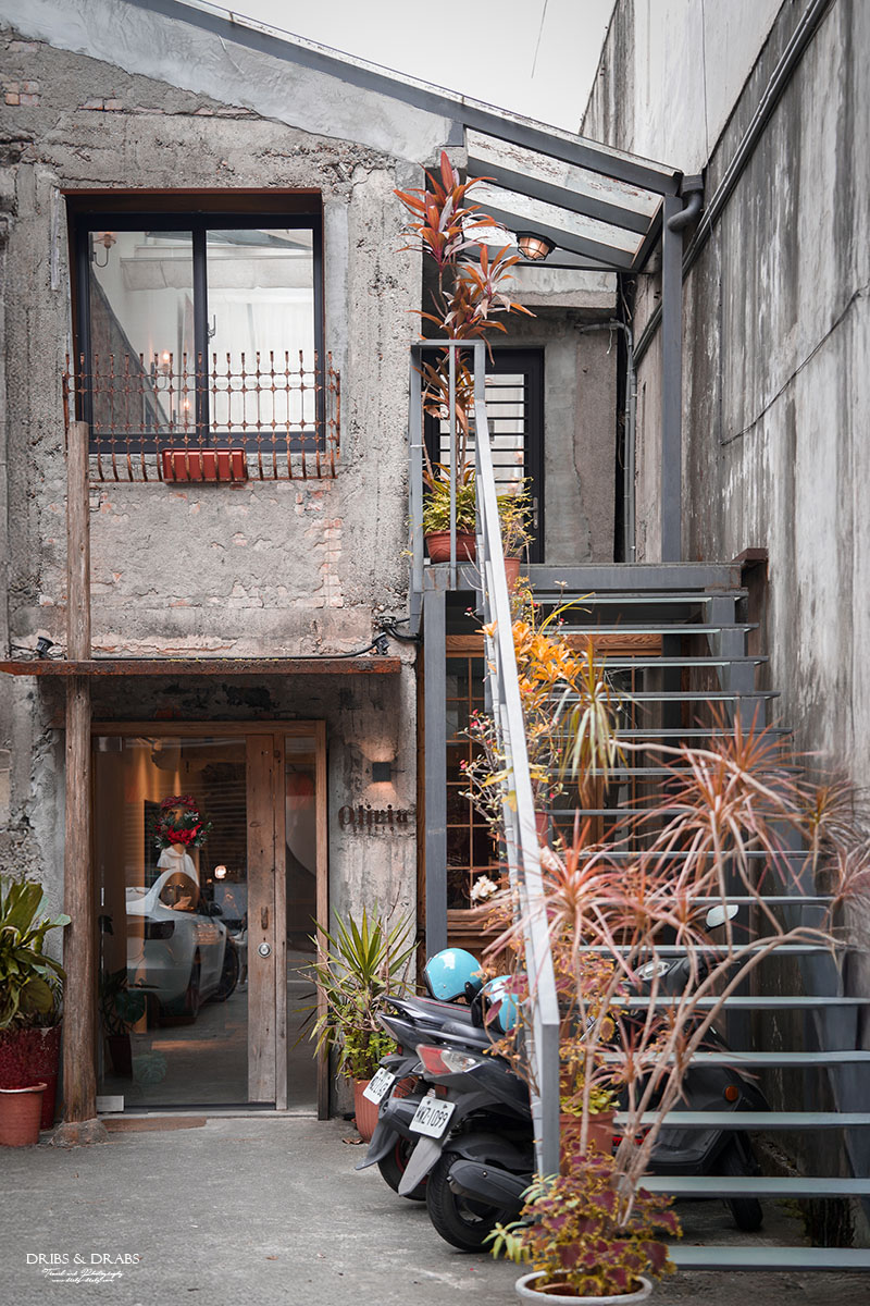 羅東美食奧莉薇雅早午餐 Bistro Olivia｜藏在巷弄裡的老宅餐廳，羅東火車站、羅東林場美食推薦，寵物友善有寵物餐