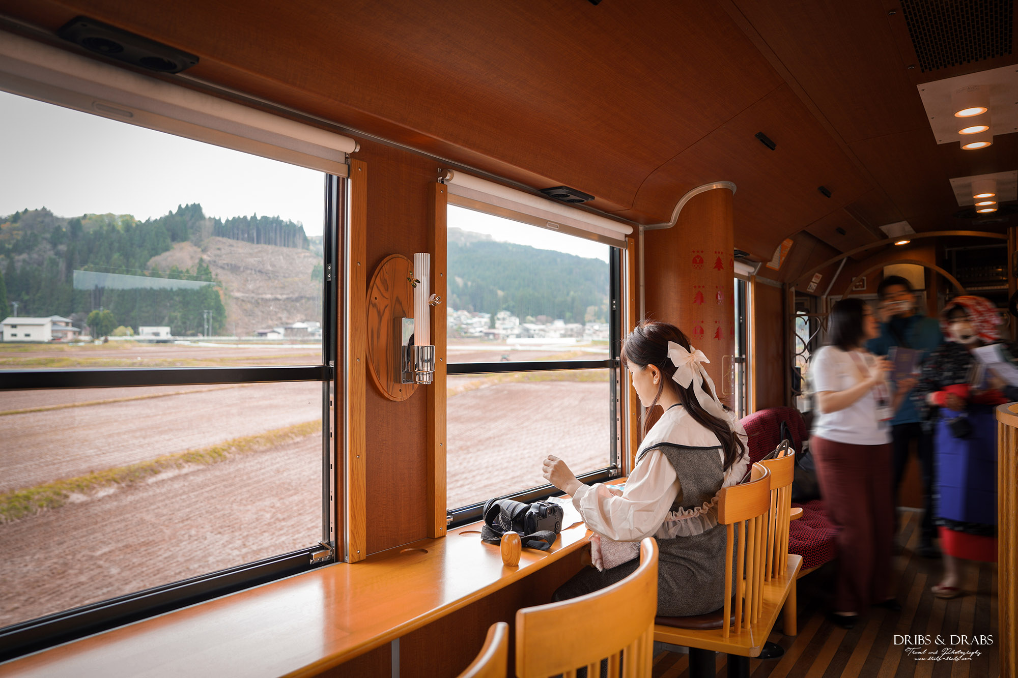 日本秋田由利高原鐵道｜鳥海山觀光列車體驗，充滿童趣的鳥海玩具列車，穿梭櫻花田園風景