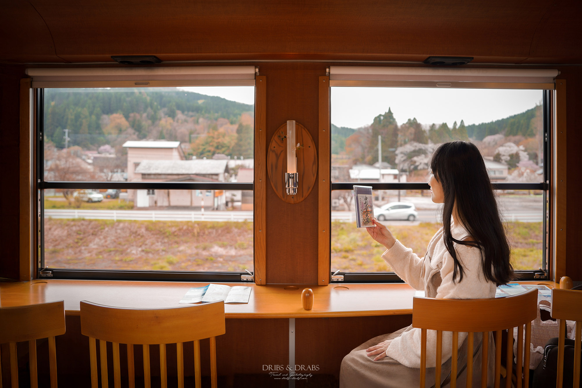 日本秋田由利高原鐵道｜鳥海山觀光列車體驗，充滿童趣的鳥海玩具列車，穿梭櫻花田園風景